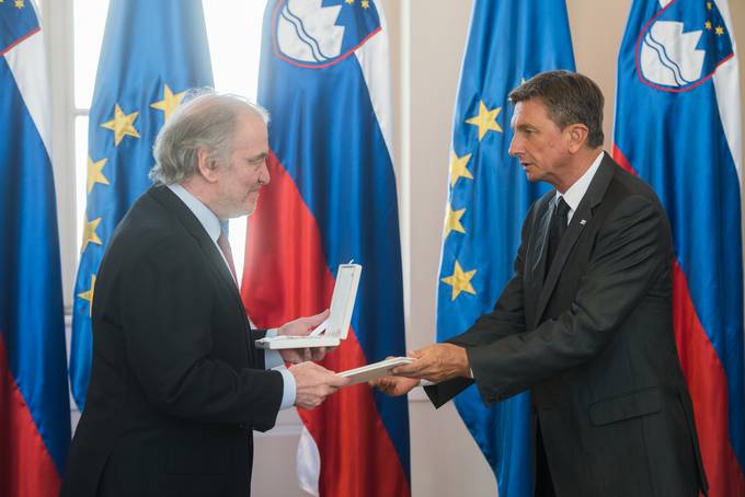 Predsednik Pahor vročil državno odlikovanje srebrni red za zasluge Valeriju Gergijevu